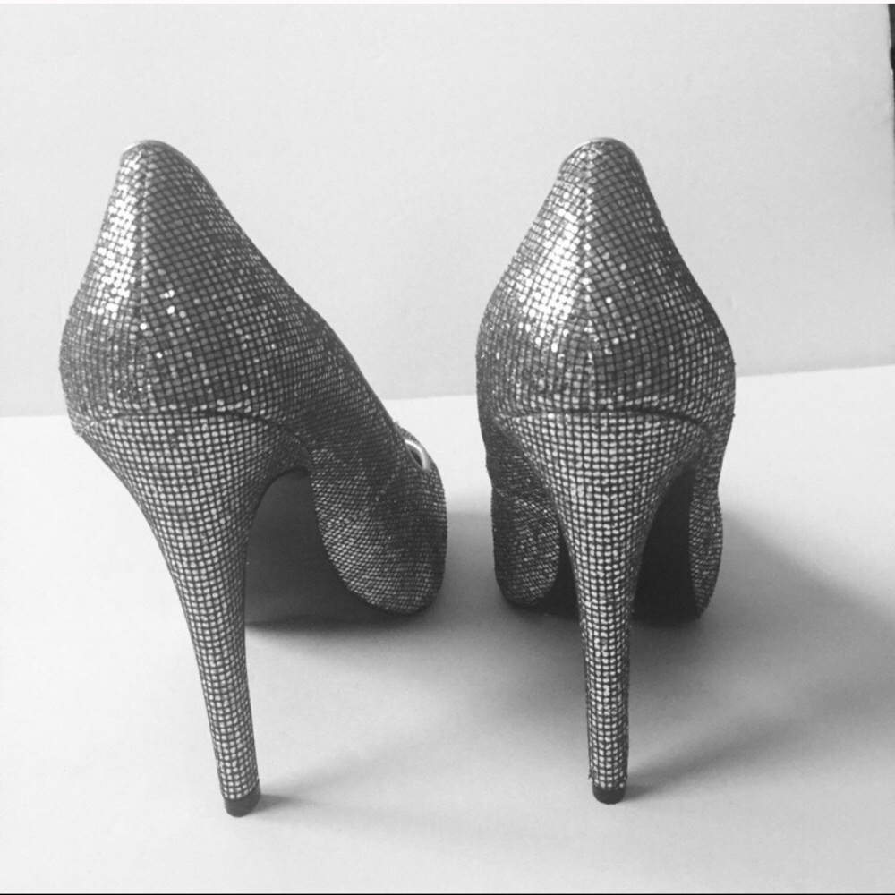 Bcbgeneration Silver Glitter Party Pumps Heels 8.5 - image 4